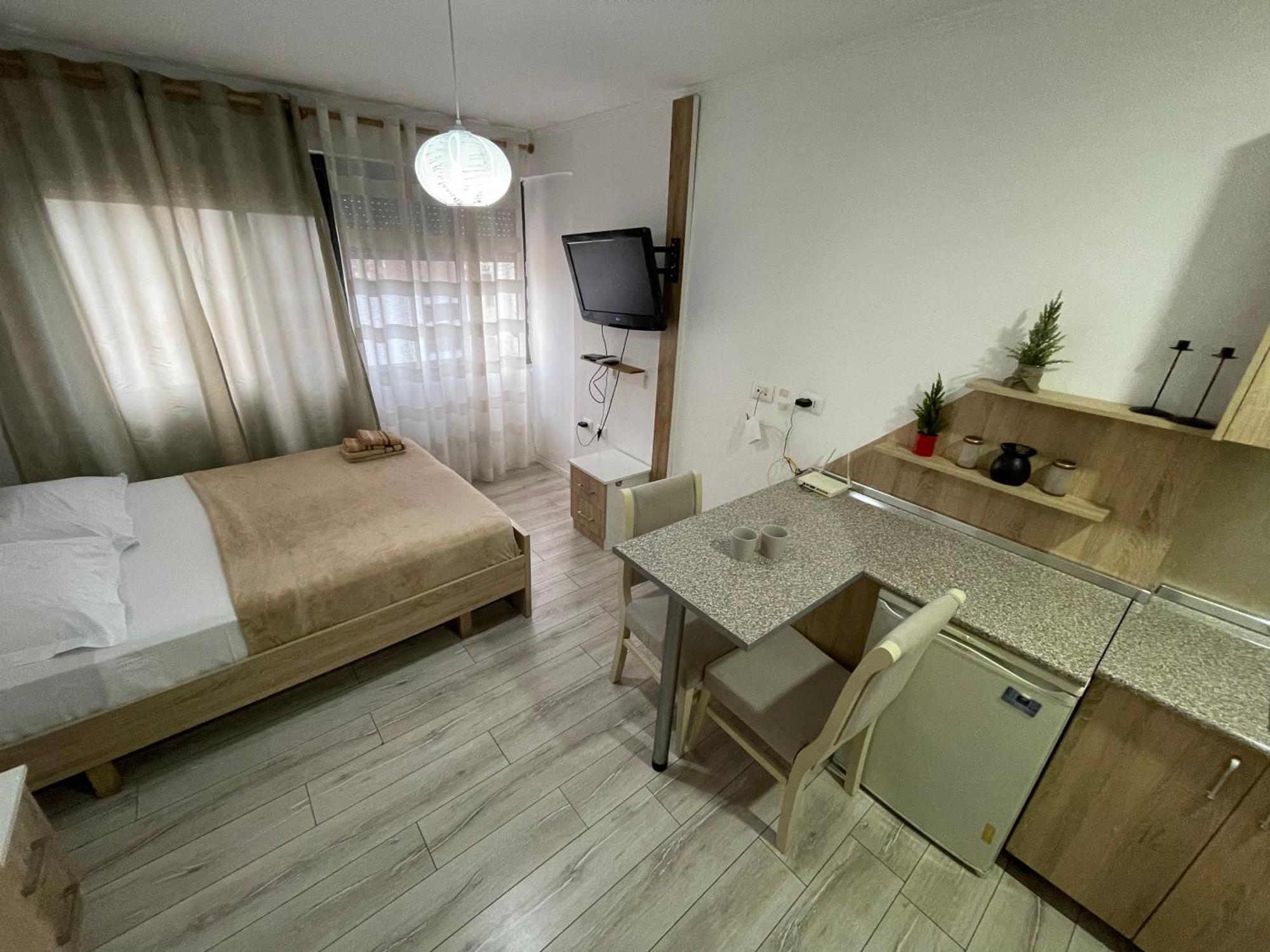 Downtown Modern Studio Apartment Тирана Екстер'єр фото